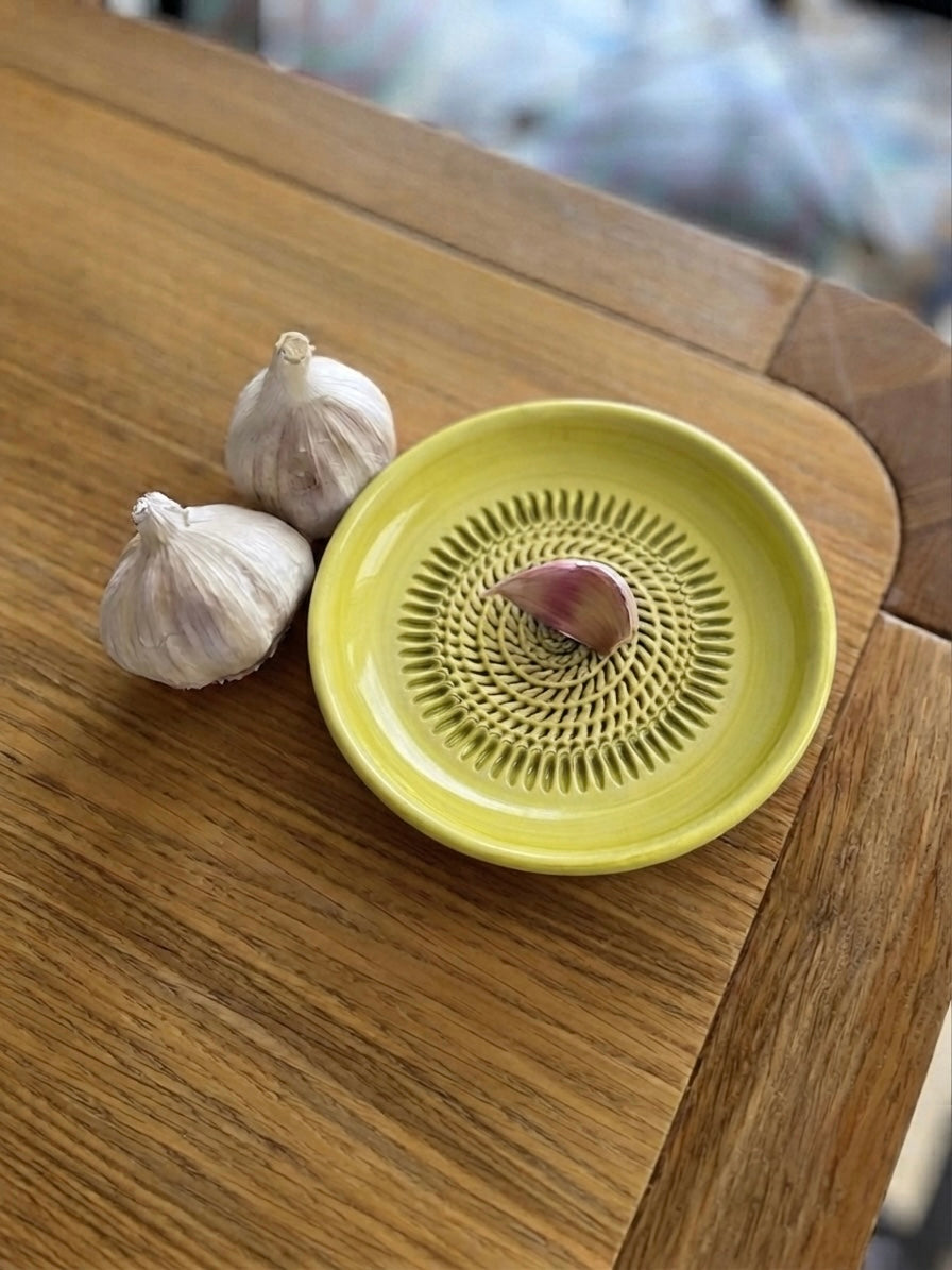 PLATO RALLADOR PISTACHO